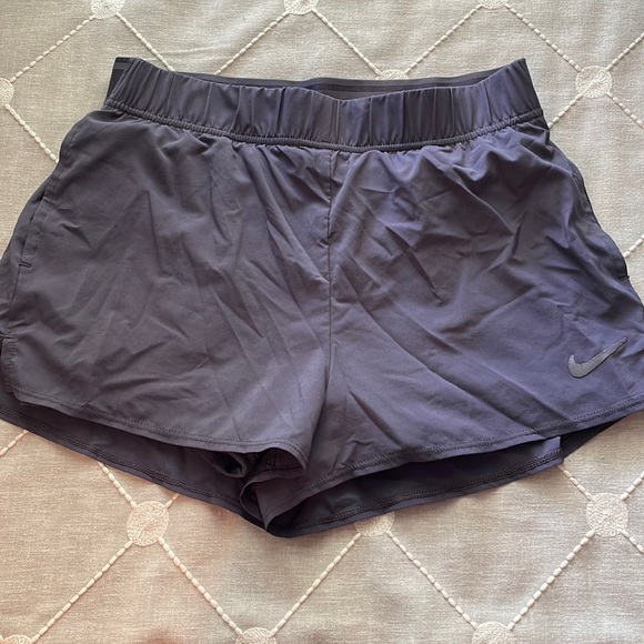 Nike shorts size small - Picture 1 of 3